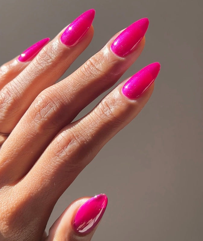 DND704 - Nova Magenta - DND Matching Gel & Nail Polish