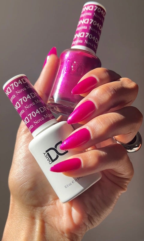 DND704 - Nova Magenta - DND Matching Gel & Nail Polish