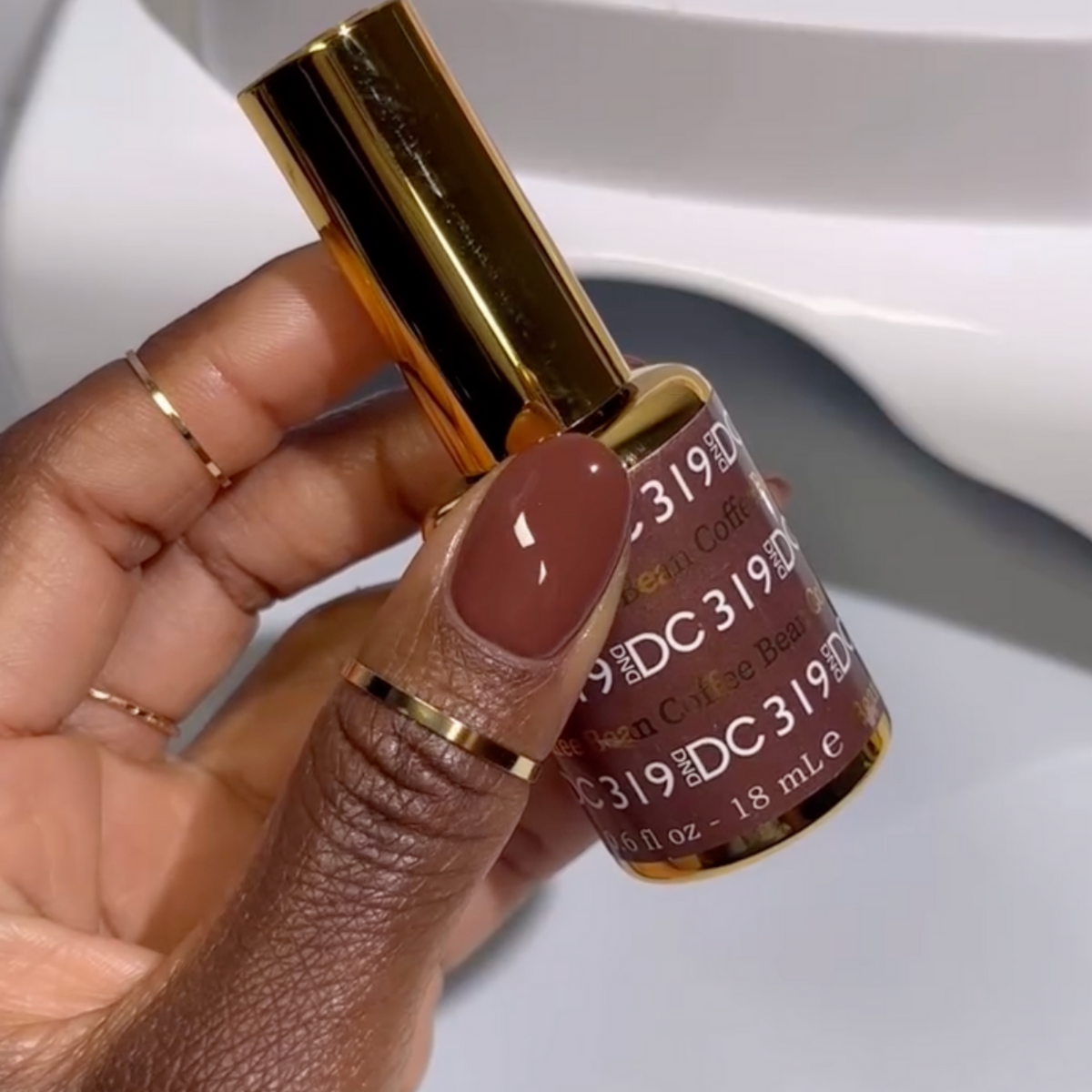 DC319 - Coffee Bean - GEL POLISH & MATCHING LACQUER