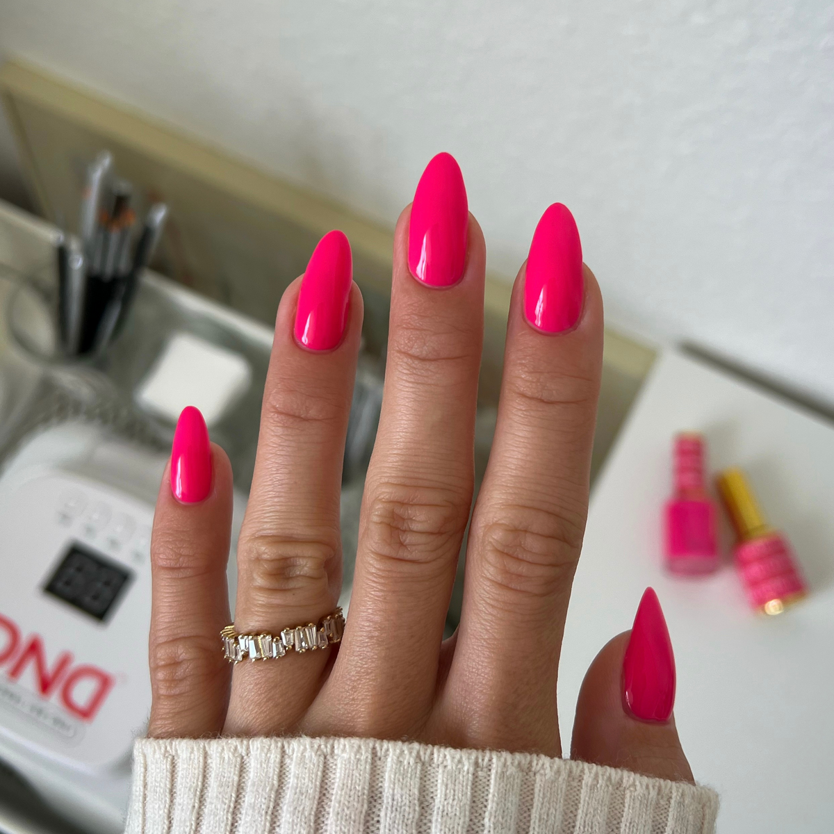 DC157 - Hot Pink - GEL POLISH & MATCHING LACQUER