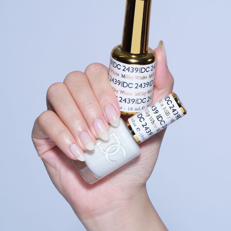DC2439 - Milky White - GEL POLISH & MATCHING LACQUER