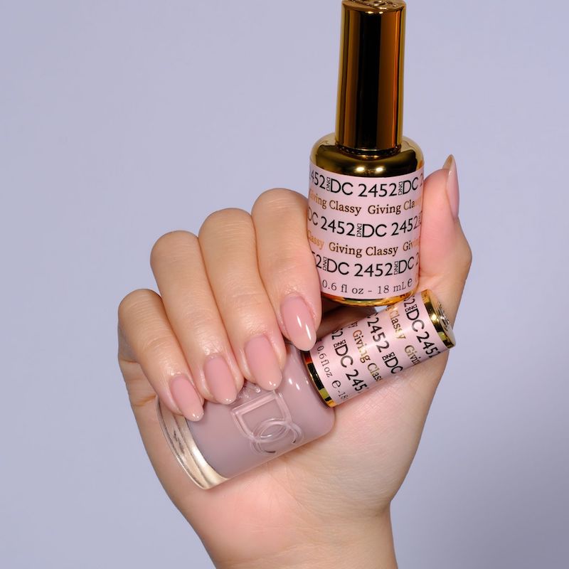DC2452 - Giving Classy - GEL POLISH & MATCHING LACQUER