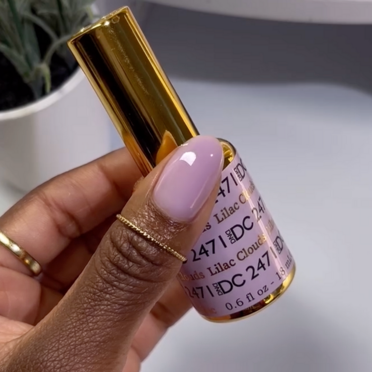 DC2471 - Lilac Clouds - GEL POLISH & MATCHING LACQUER