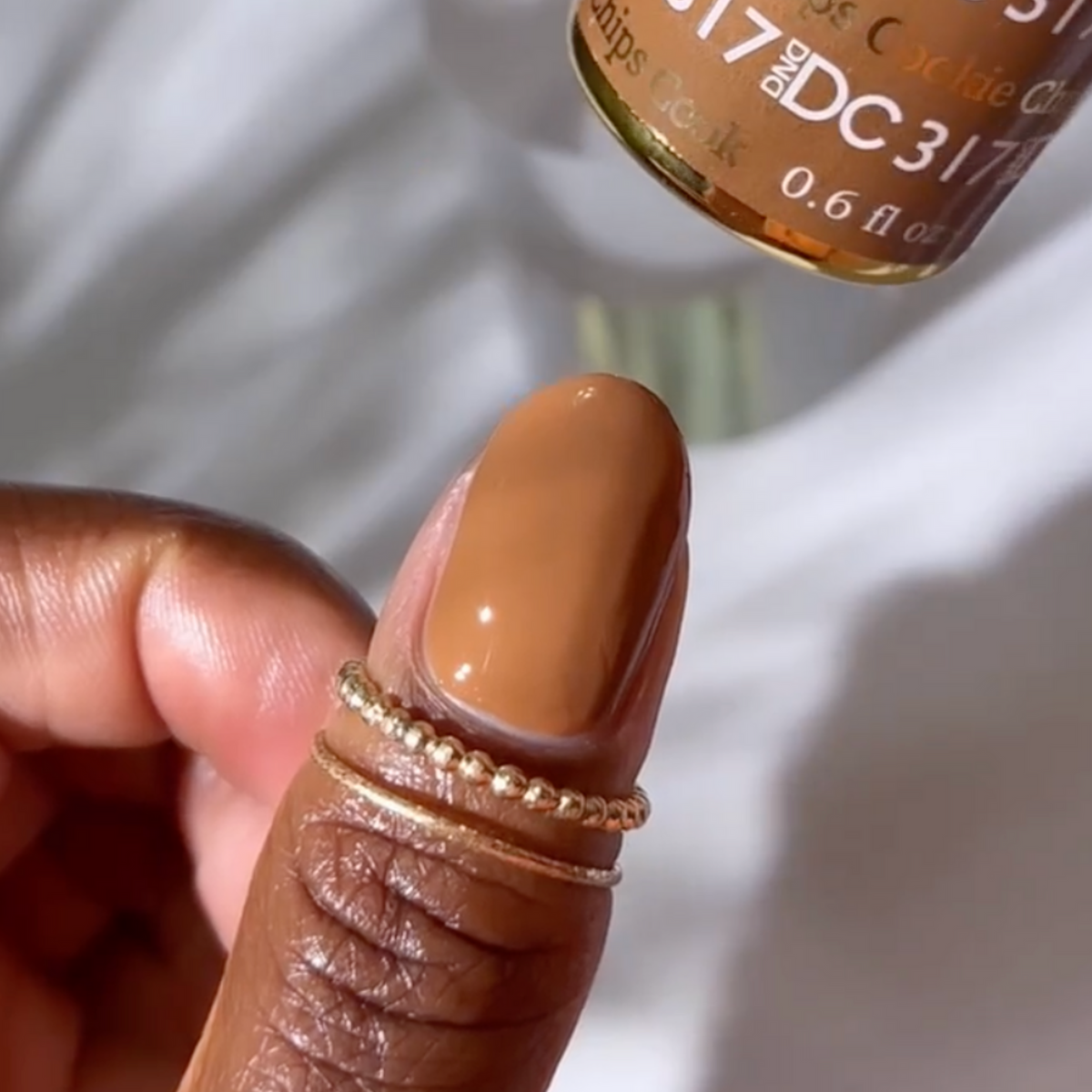 DC317 - Cookie Chips - GEL POLISH & MATCHING LACQUER