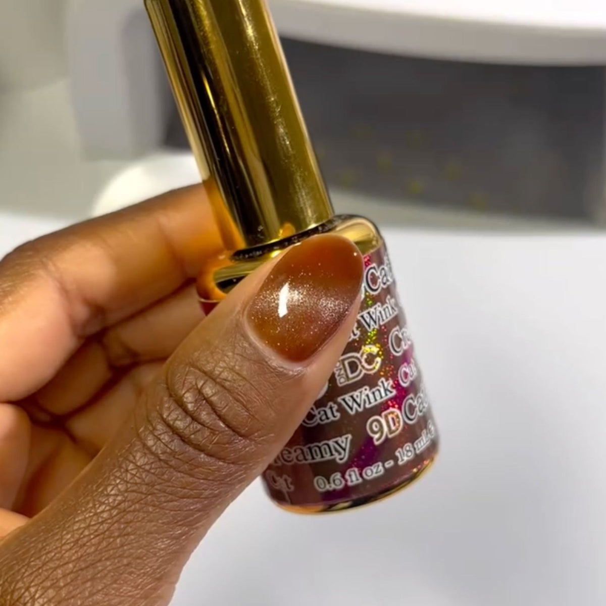 DC35 - Cat Wink - GEL POLISH & MATCHING LACQUER