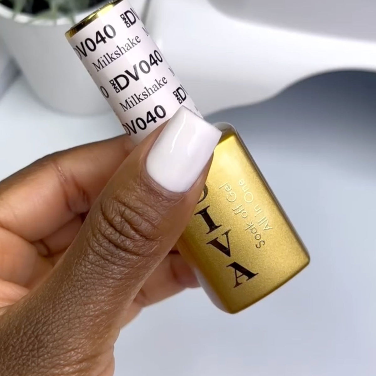 DIVA040 - Milkshake DIVA - GEL POLISH & MATCHING LACQUER