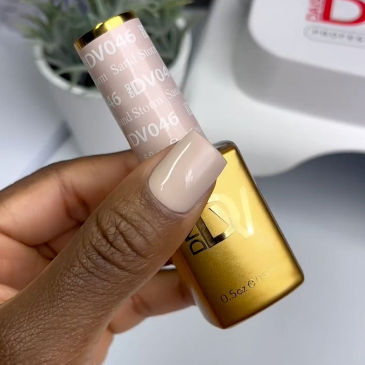 DIVA046 - Sandstorm DIVA - GEL POLISH & MATCHING LACQUER