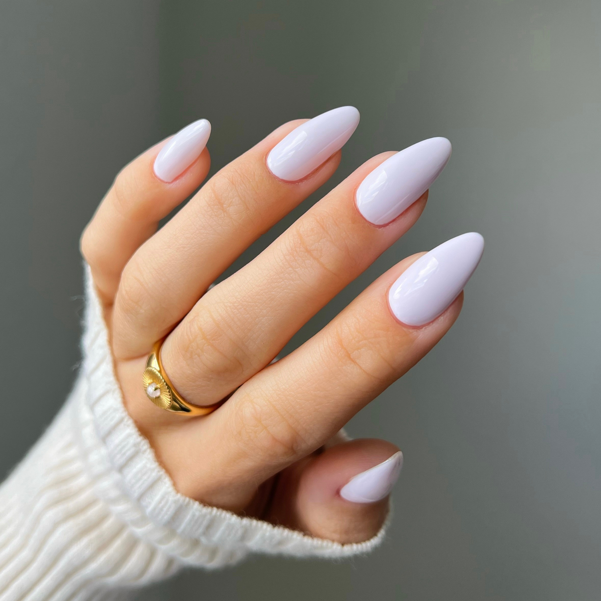 DIVA056 - Snow Lilac DIVA - GEL POLISH & MATCHING LACQUER