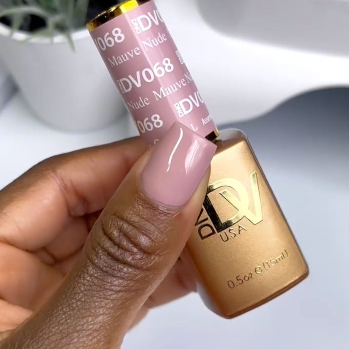 DIVA068 - Mauve Nude DIVA - GEL POLISH & MATCHING LACQUER