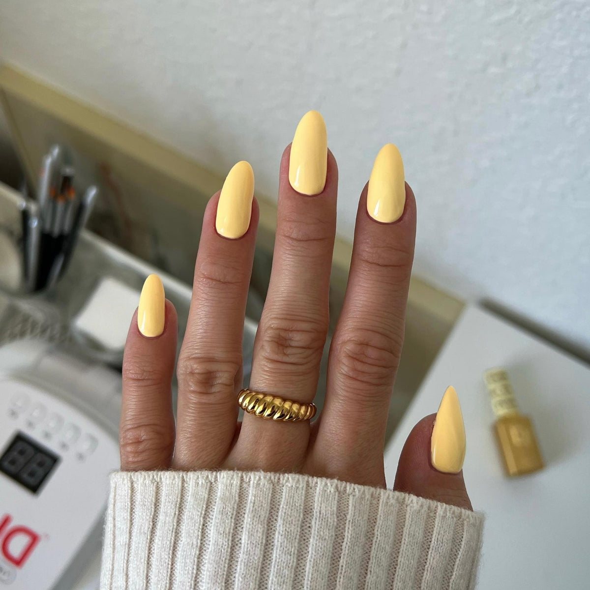DIVA084 - Dandelion DIVA - GEL POLISH & MATCHING LACQUER