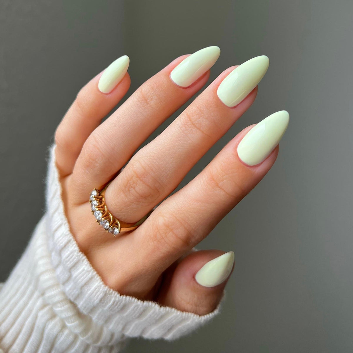 DIVA105 - Pastel Pear DIVA - GEL POLISH & MATCHING LACQUER