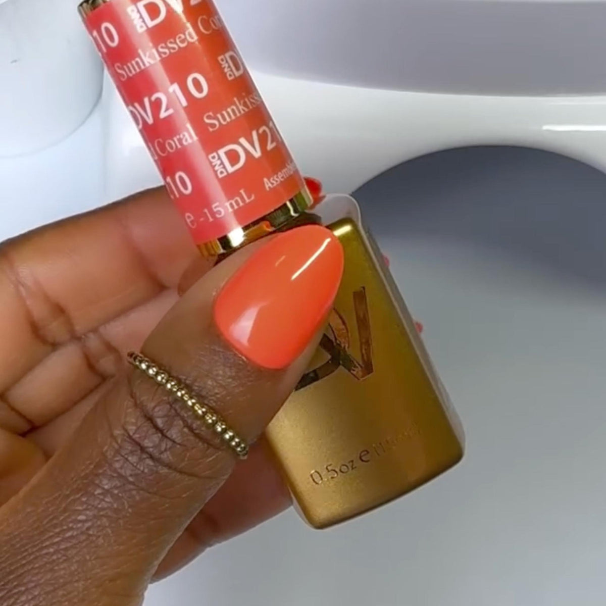 DIVA210 - Sunkissed Coral DIVA - GEL POLISH & MATCHING LACQUER