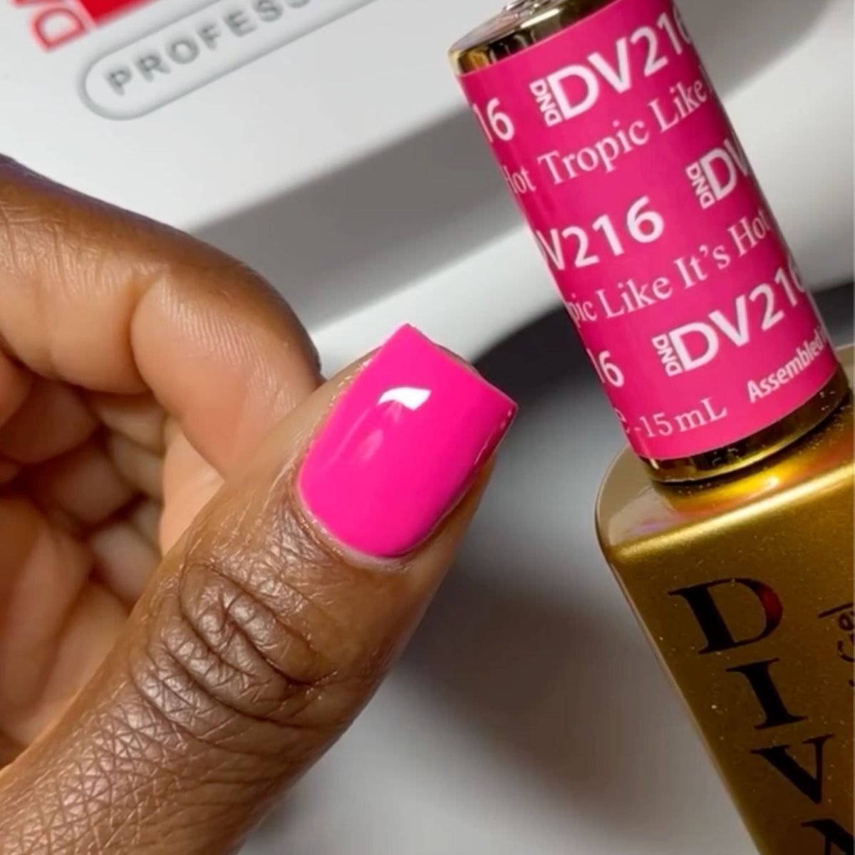 DIVA216 - Tropic Like It’s Hot DIVA - GEL POLISH & MATCHING LACQUER