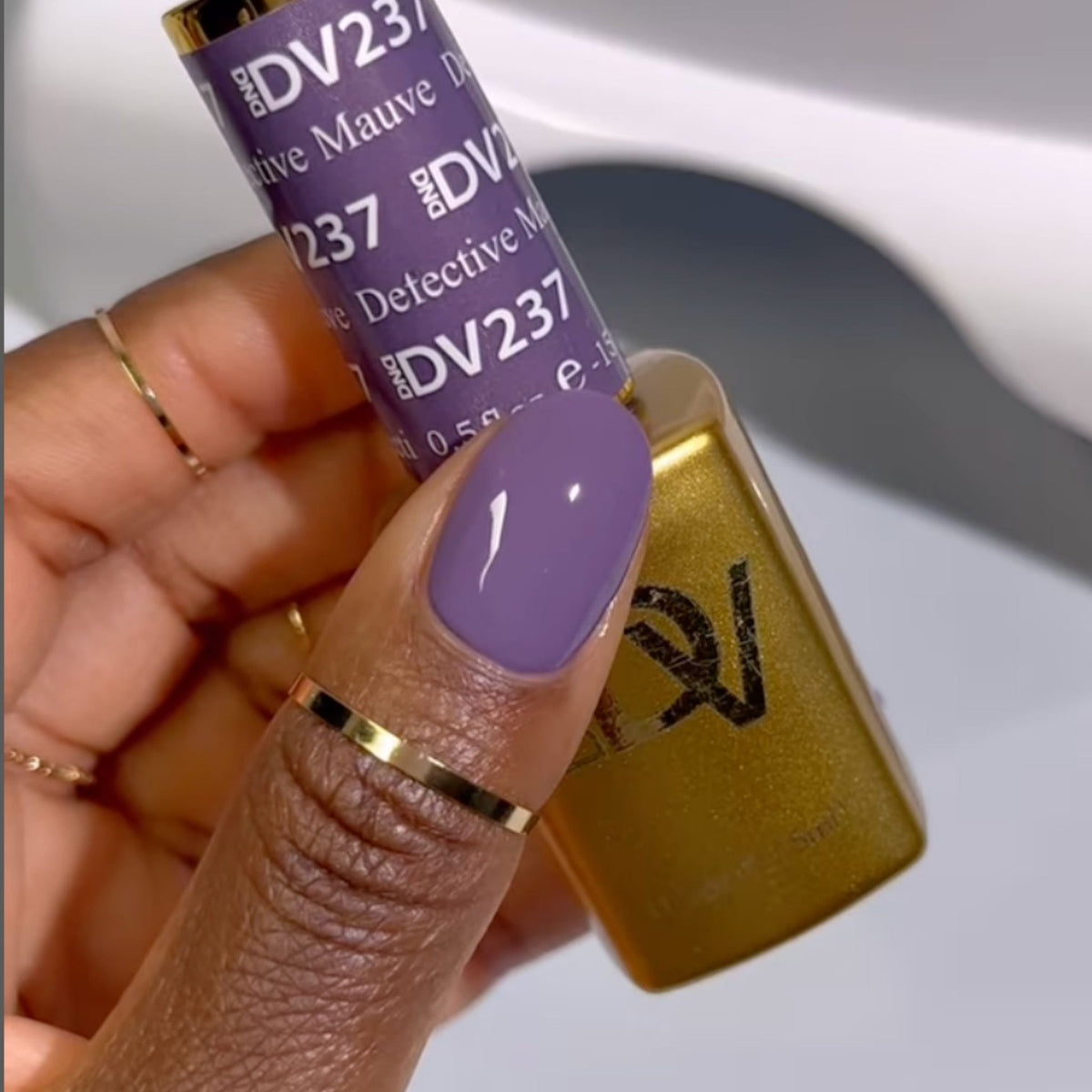 DIVA237 - Detective Mauve DIVA - GEL POLISH & MATCHING LACQUER