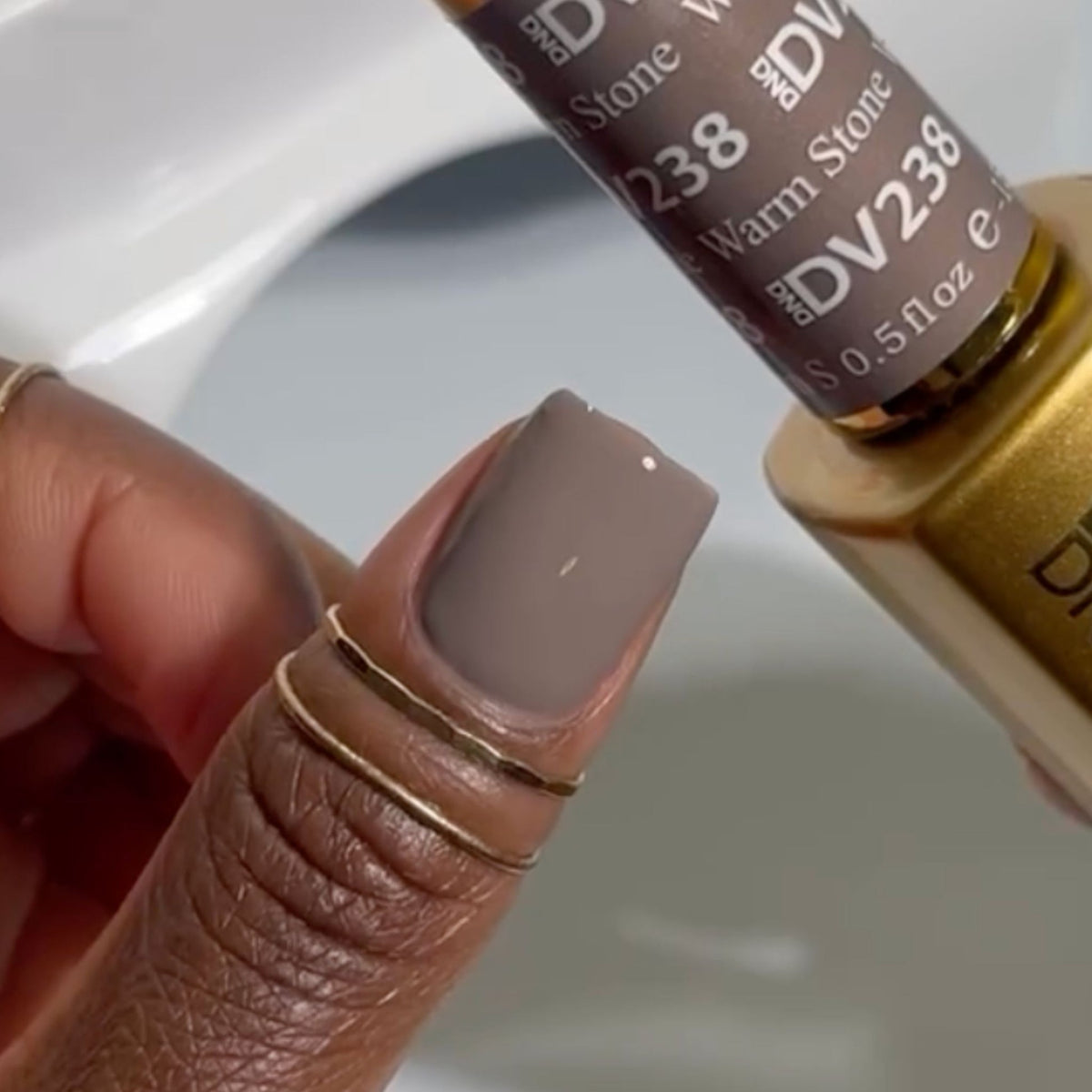 DIVA238 - Warm Stone DIVA - GEL POLISH & MATCHING LACQUER