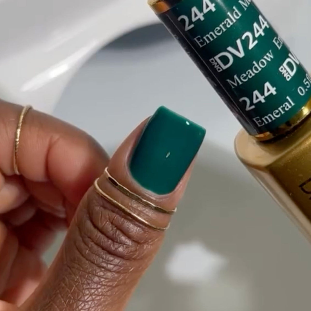 DIVA244 - Emerald Meadow DIVA - GEL POLISH & MATCHING LACQUER