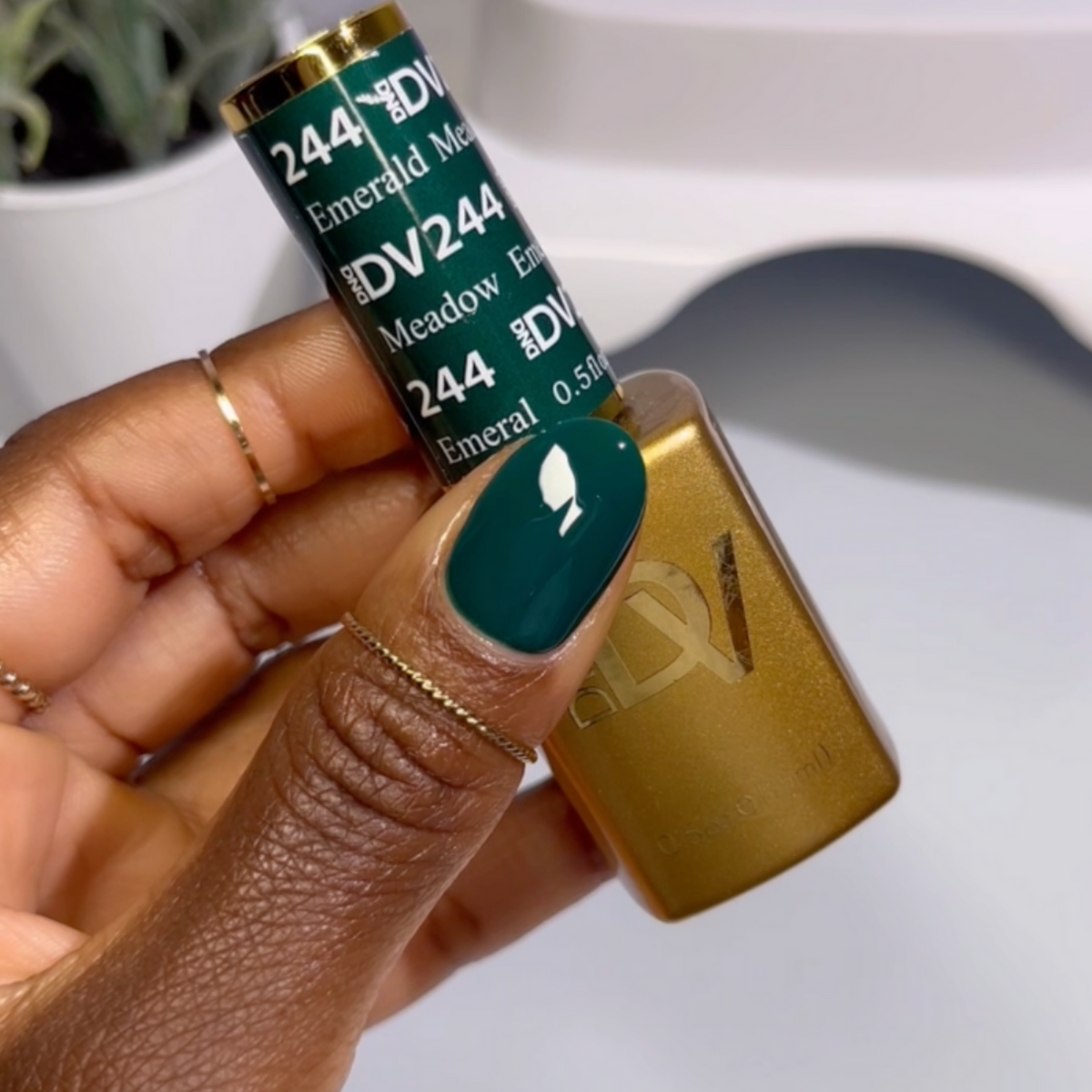 DIVA244 - Emerald Meadow DIVA - GEL POLISH & MATCHING LACQUER