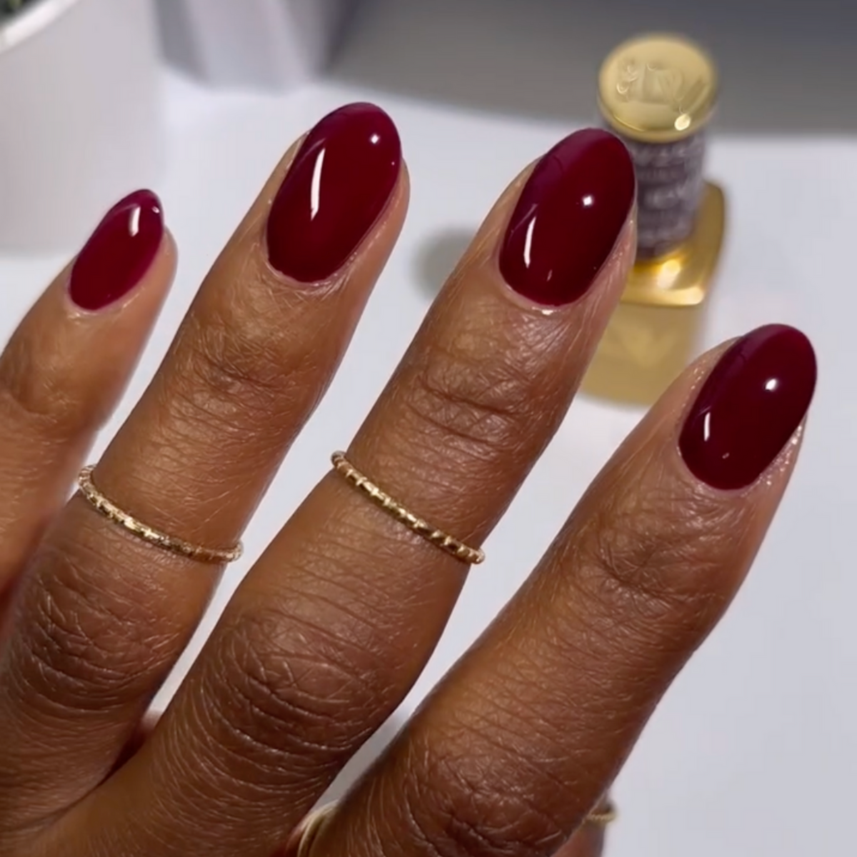 DIVA252 - Silky Beets DIVA - GEL POLISH & MATCHING LACQUER