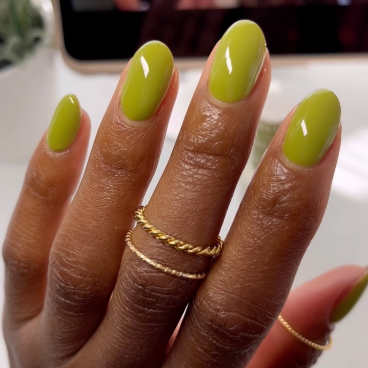 DND1002 - Jukebox Olive - DND Matching Gel & Nail Polish