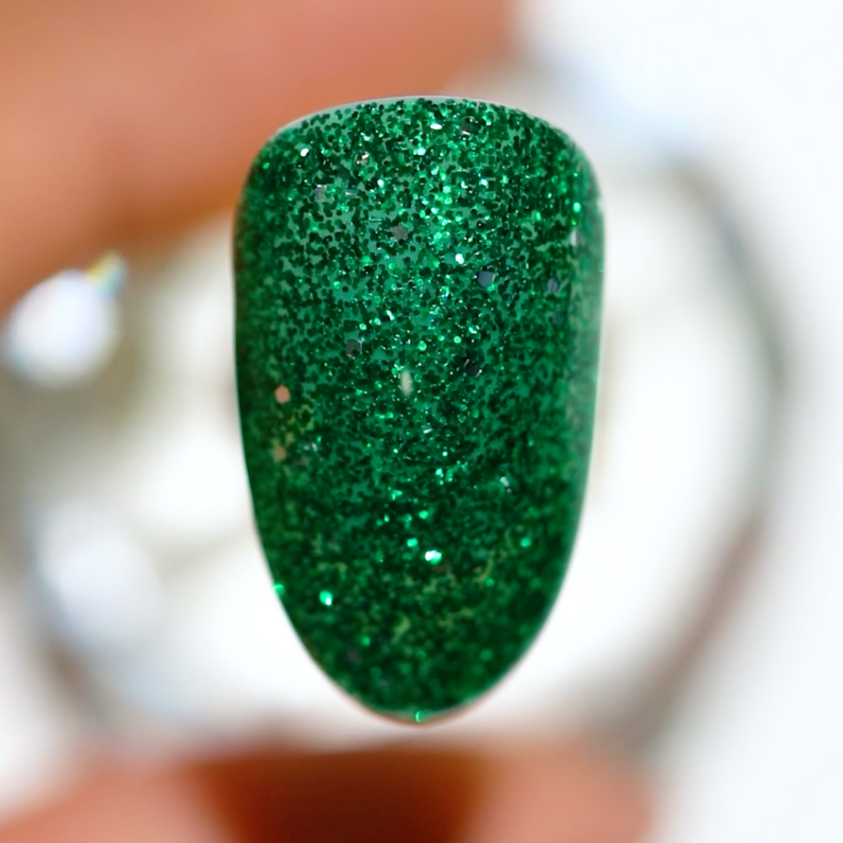 DND582 - Emerald Quartz - DND Matching Gel & Nail Polish