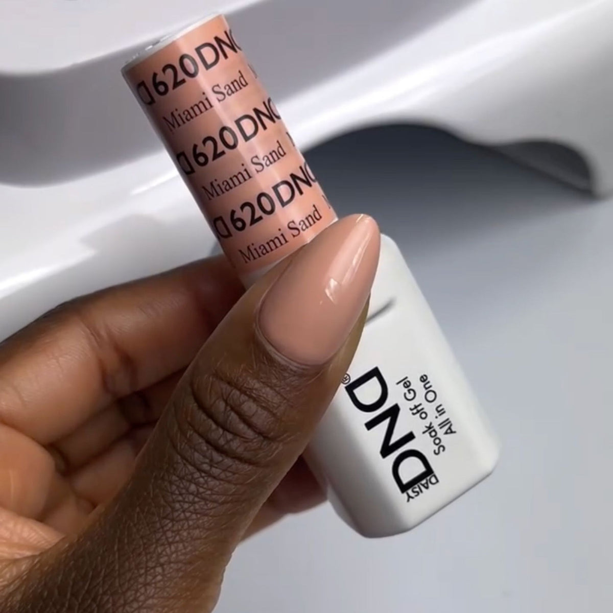 DND620 - Miami Sand - DND Matching Gel & Nail Polish