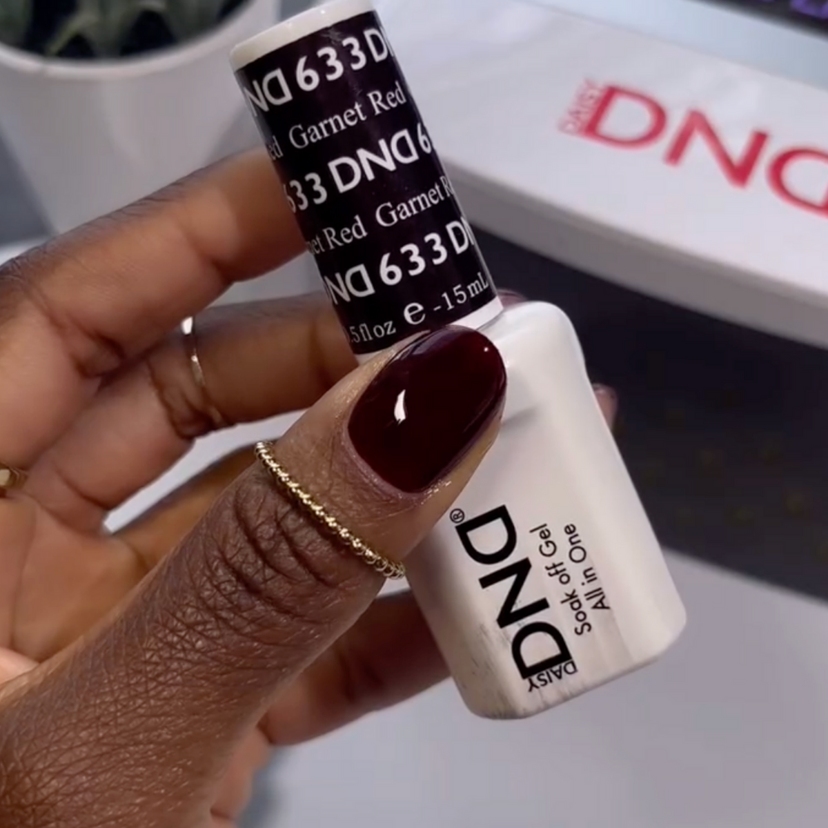 DND633 - Garnet Red - DND Matching Gel & Nail Polish