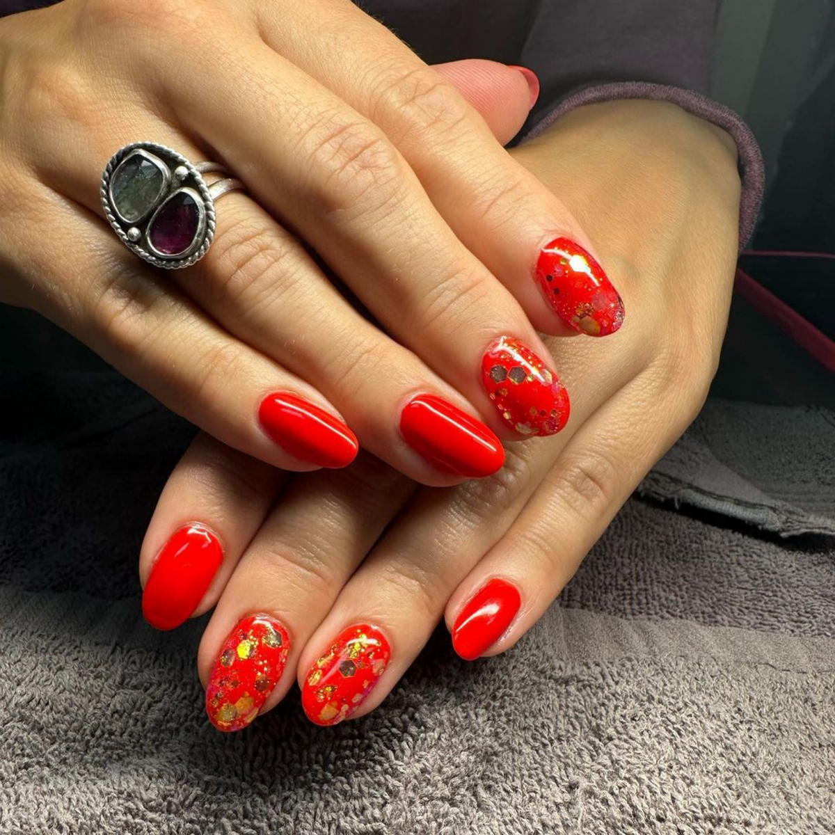 DND637 - Lucky Red - DND Matching Gel & Nail Polish