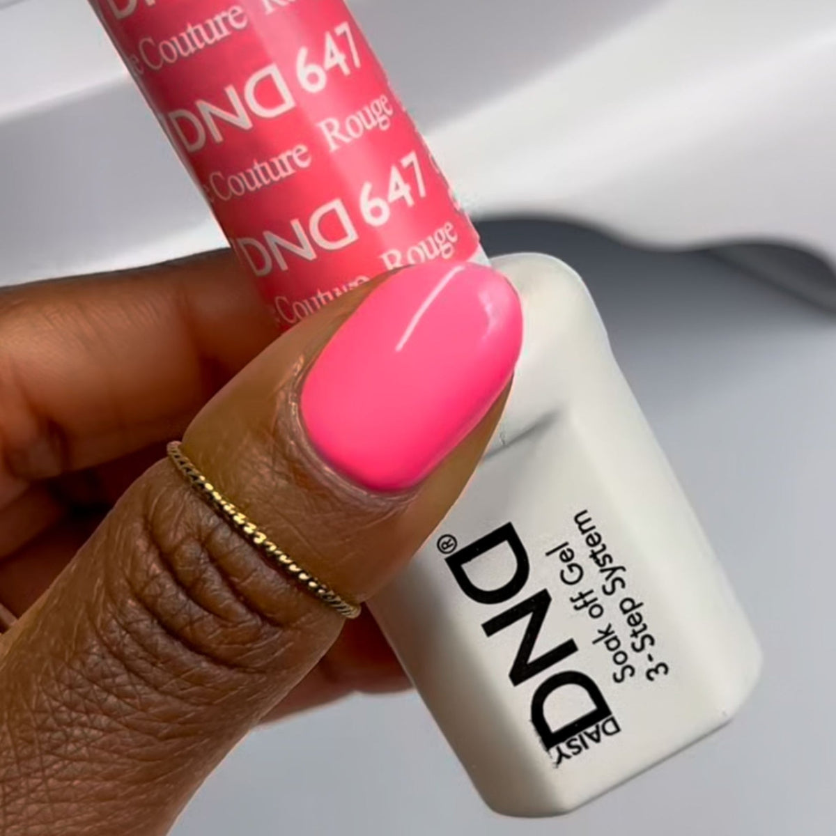 DND647 - Rouge Couture - DND Matching Gel & Nail Polish
