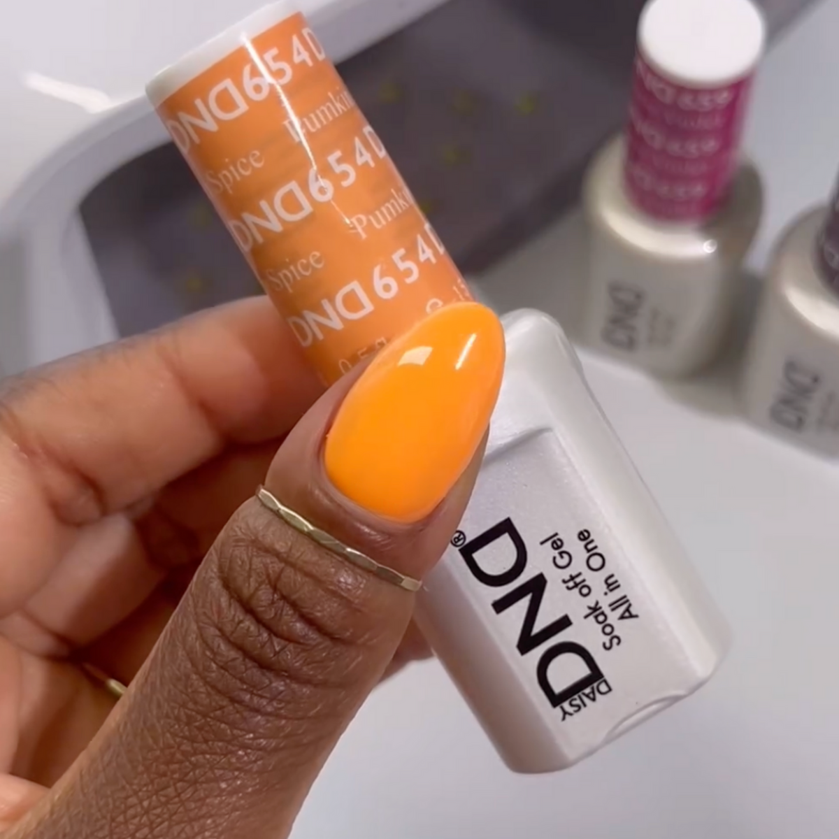 DND654 - Pumpkin Spice - DND Matching Gel & Nail Polish