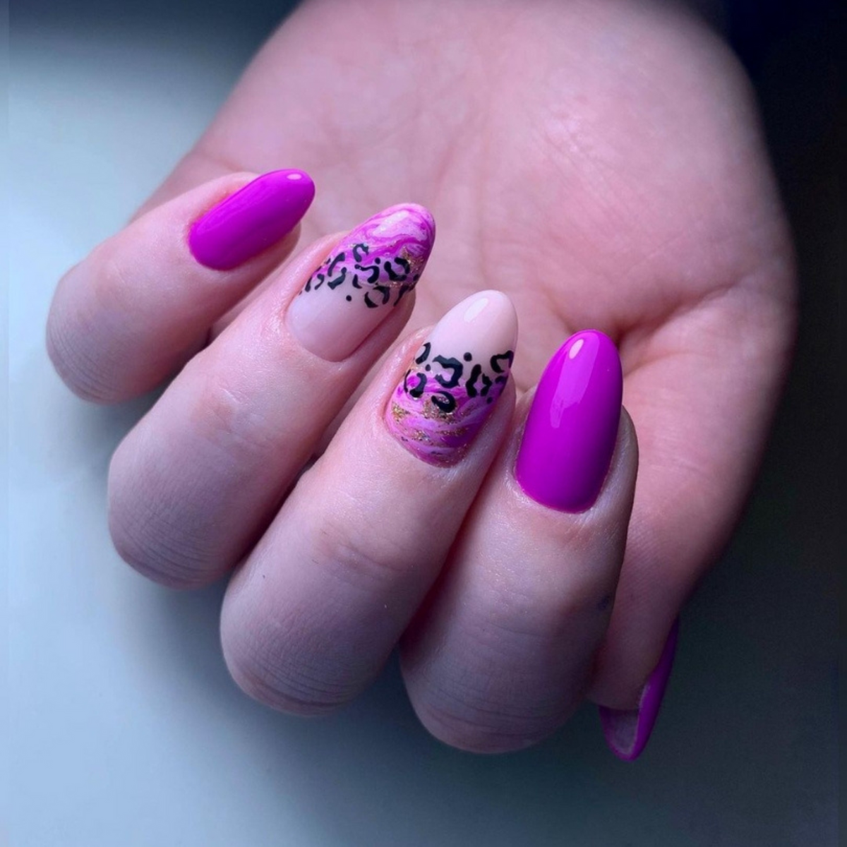 DND660 - Indigo Glow - DND Matching Gel & Nail Polish