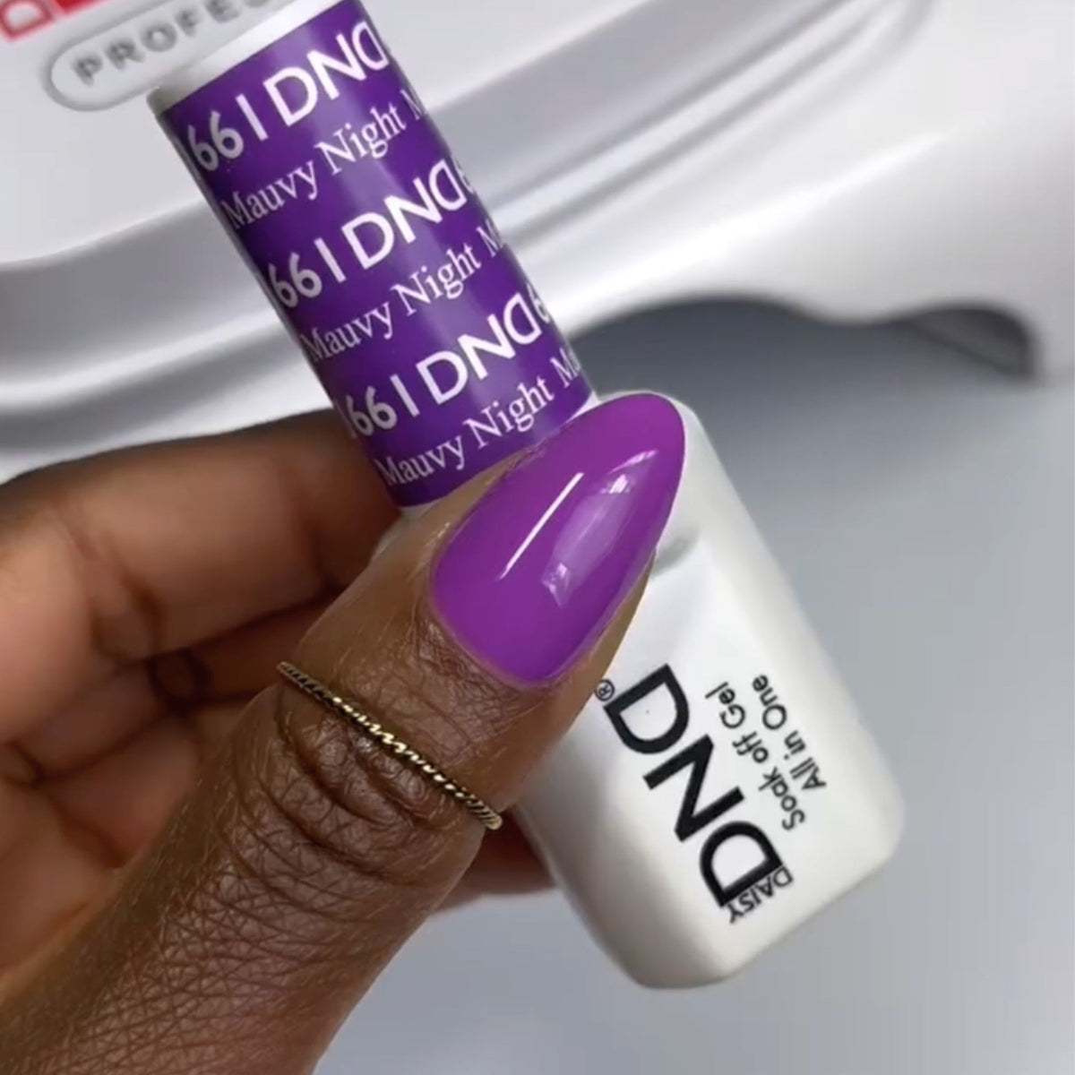 DND661 - Mauvy Night - DND Matching Gel & Nail Polish