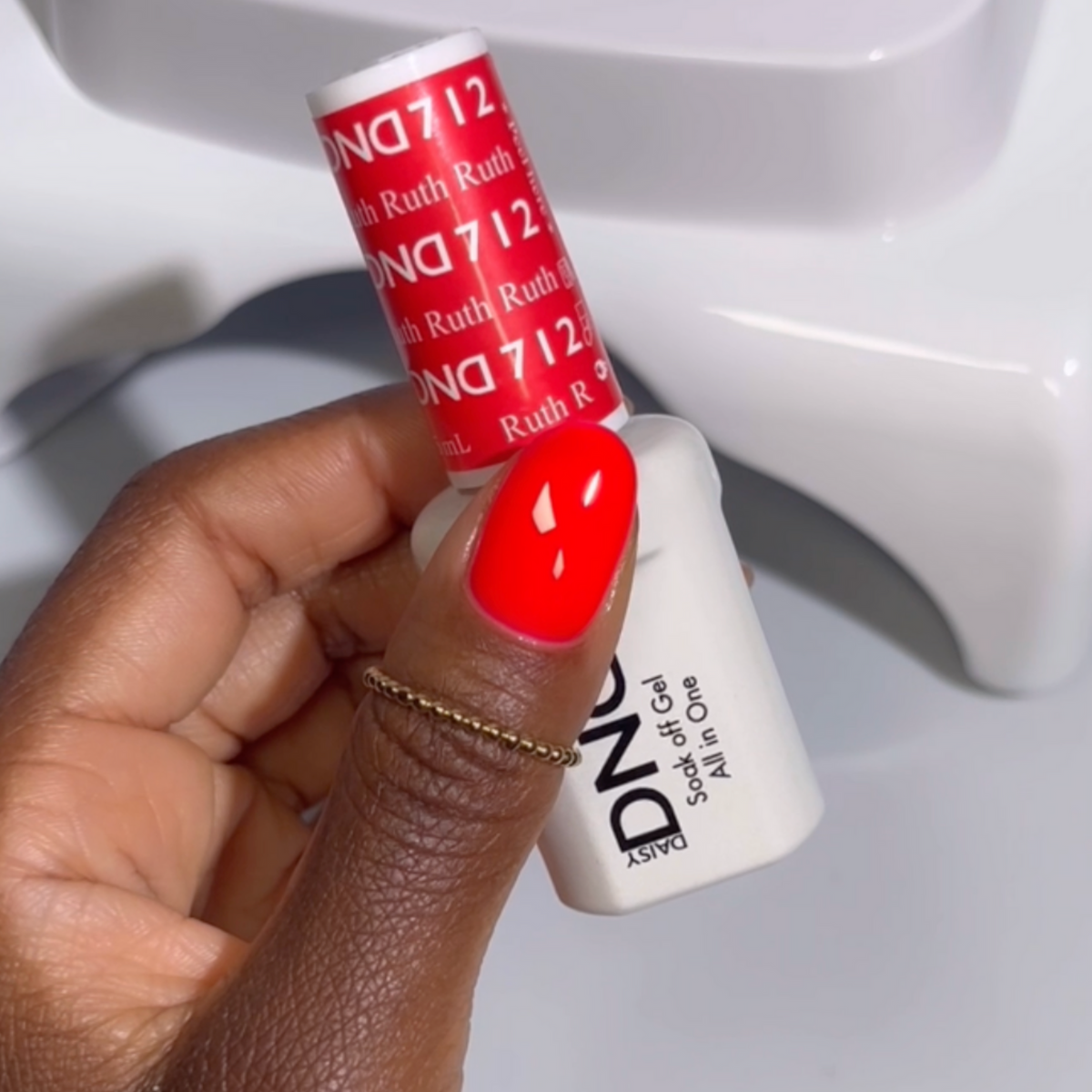 DND712 - Ruth - DND Matching Gel & Nail Polish