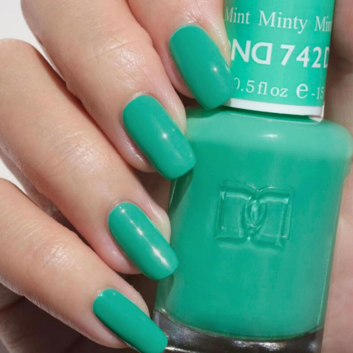 DND742 - Minty Mint - DND Matching Gel & Nail Polish