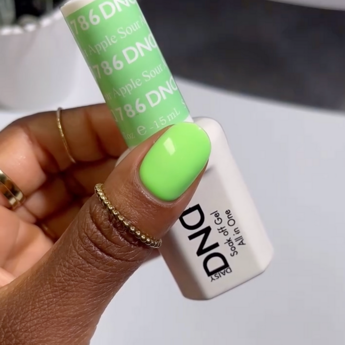 DND786 - Sour Apple - DND Matching Gel & Nail Polish