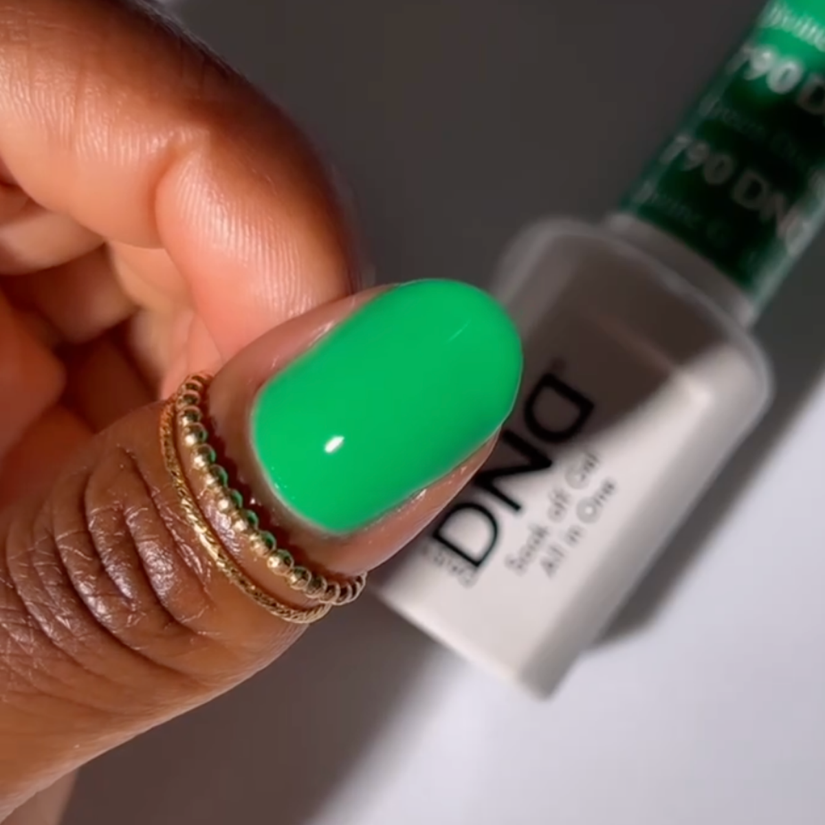 DND790 - Divine Green - DND Matching Gel & Nail Polish