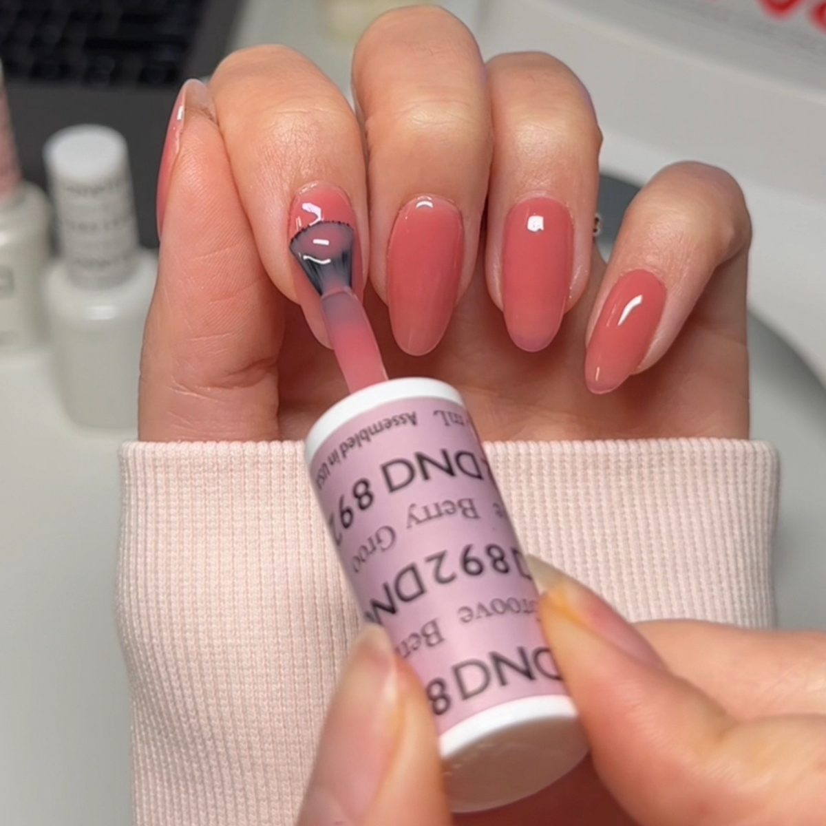DND892 - Berry Groove - DND Matching Gel & Nail Polish
