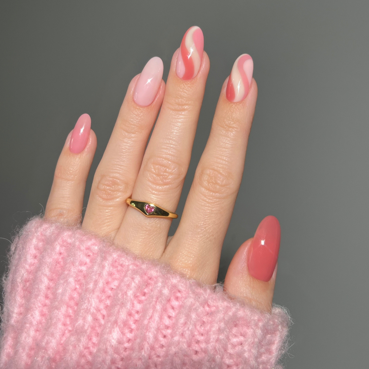 DND892 - Berry Groove - DND Matching Gel & Nail Polish