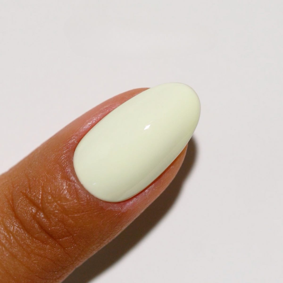 DND995 - Walkman Wispy - DND Matching Gel & Nail Polish