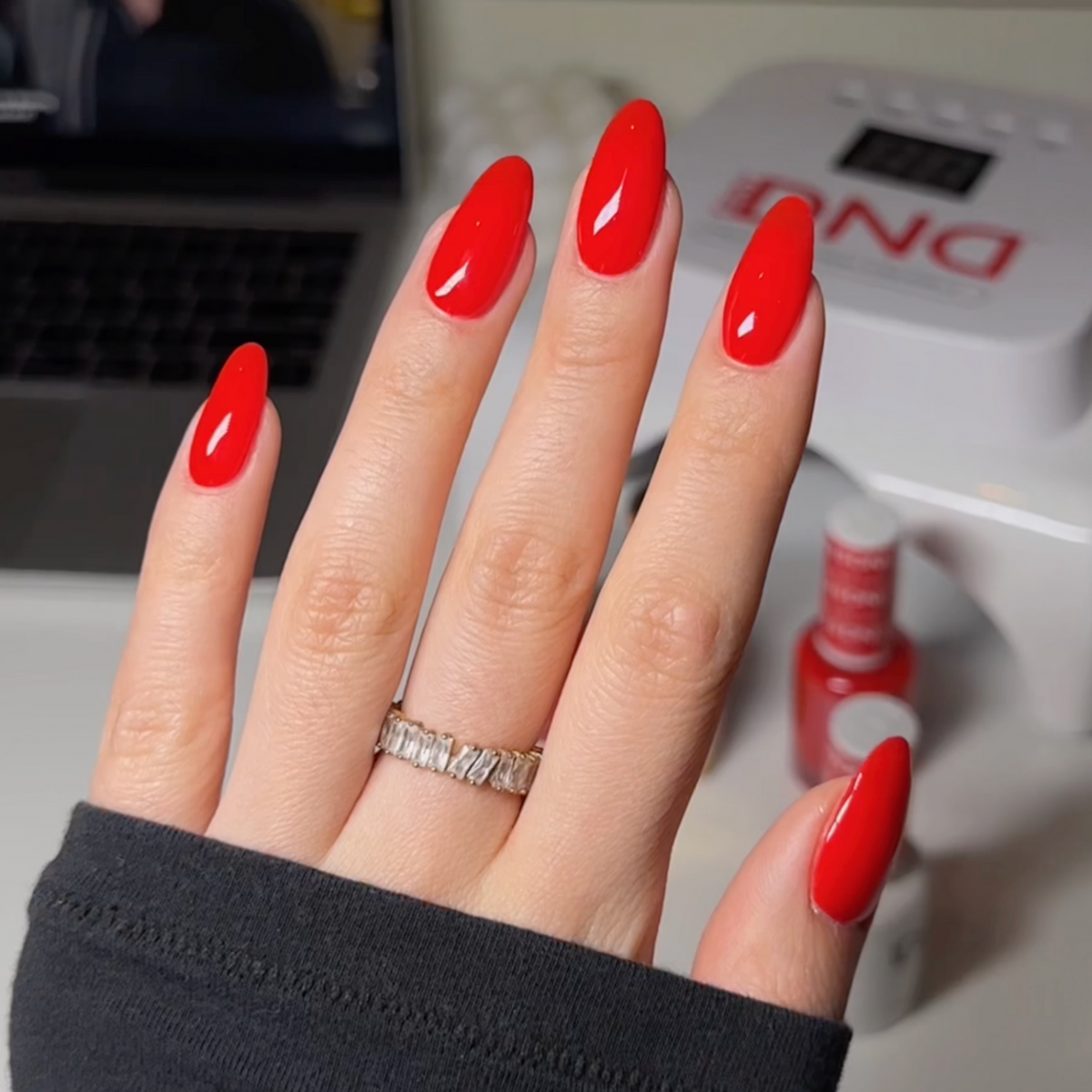 DND430 - Ferrari Red - DND Matching Gel & Nail Polish