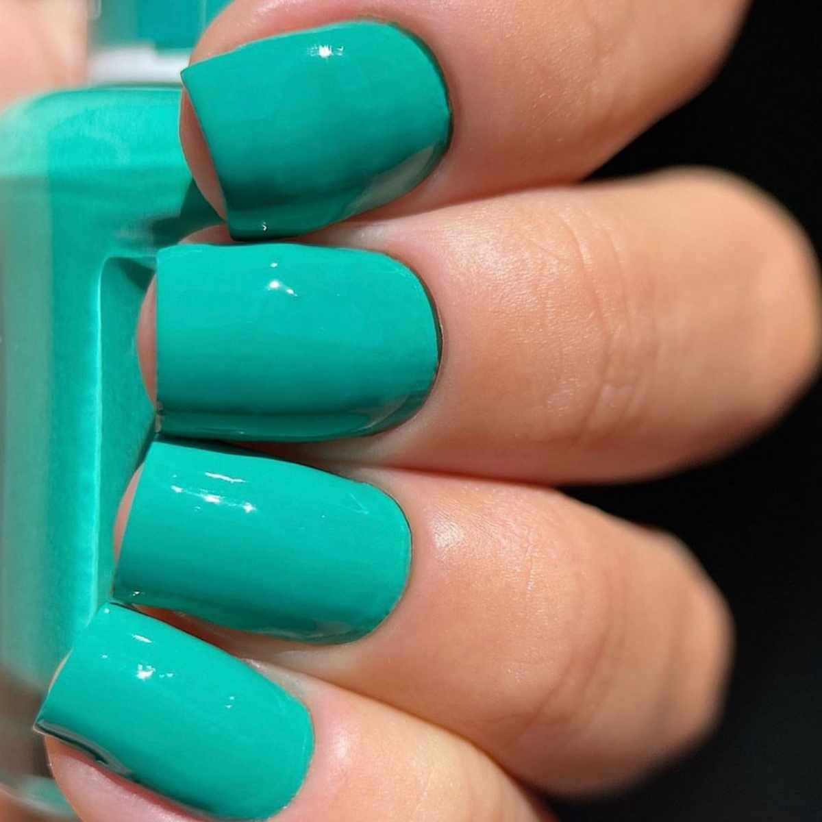DND438 - Island Oasis - DND Matching Gel & Nail Polish