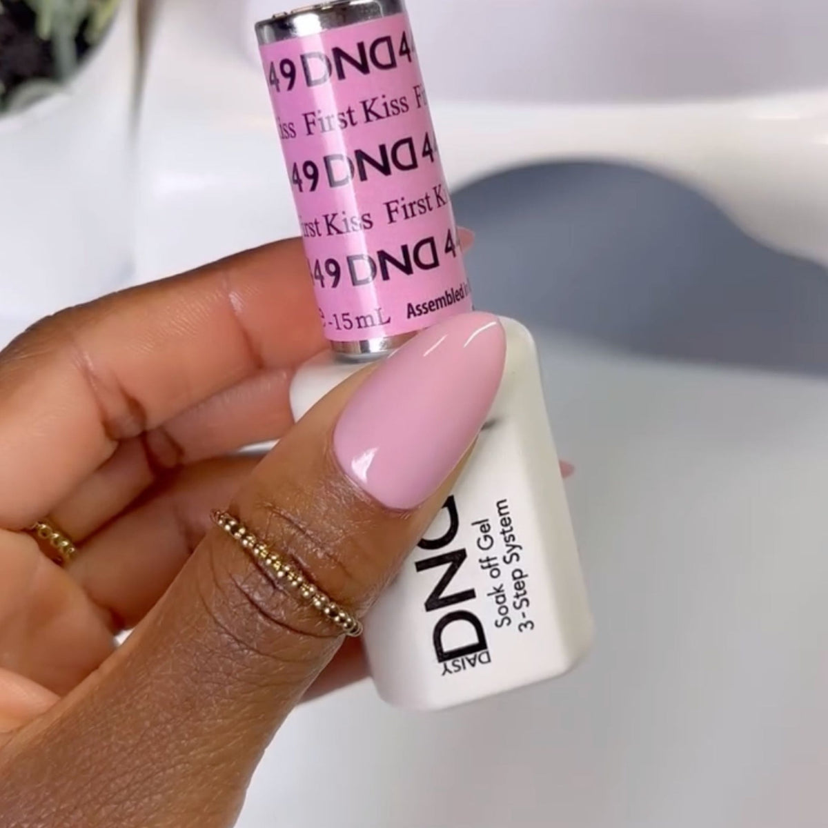 DND449 - First Kiss - DND Matching Gel & Nail Polish