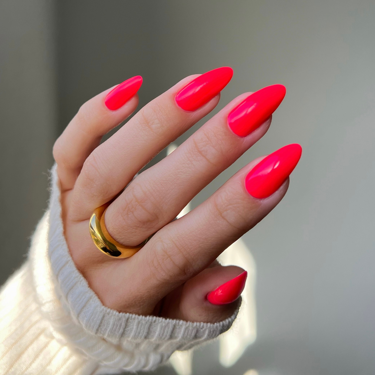 DND561 - Strawberry Kiss - DND Matching Gel & Nail Polish