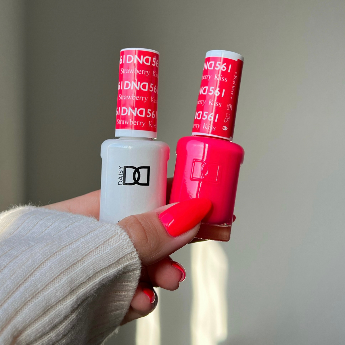 DND561 - Strawberry Kiss - DND Matching Gel & Nail Polish