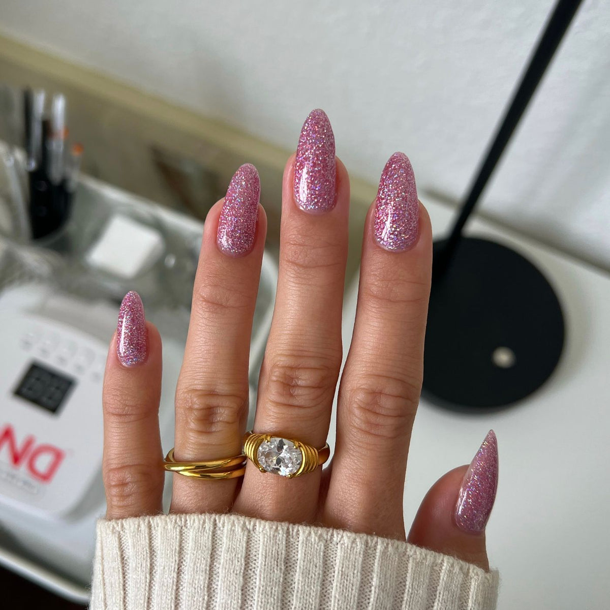 DIVA008 - Queen Conch DIVA - GEL POLISH & MATCHING LACQUER