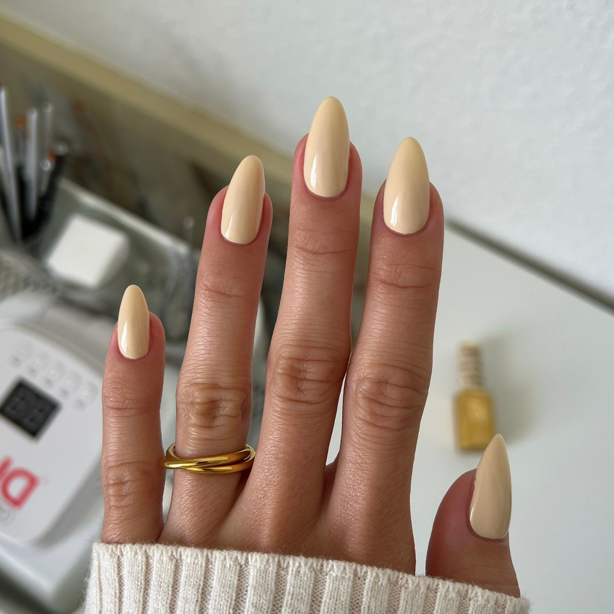 DIVA052 - Biscuits N’ Honey DIVA - GEL POLISH & MATCHING LACQUER