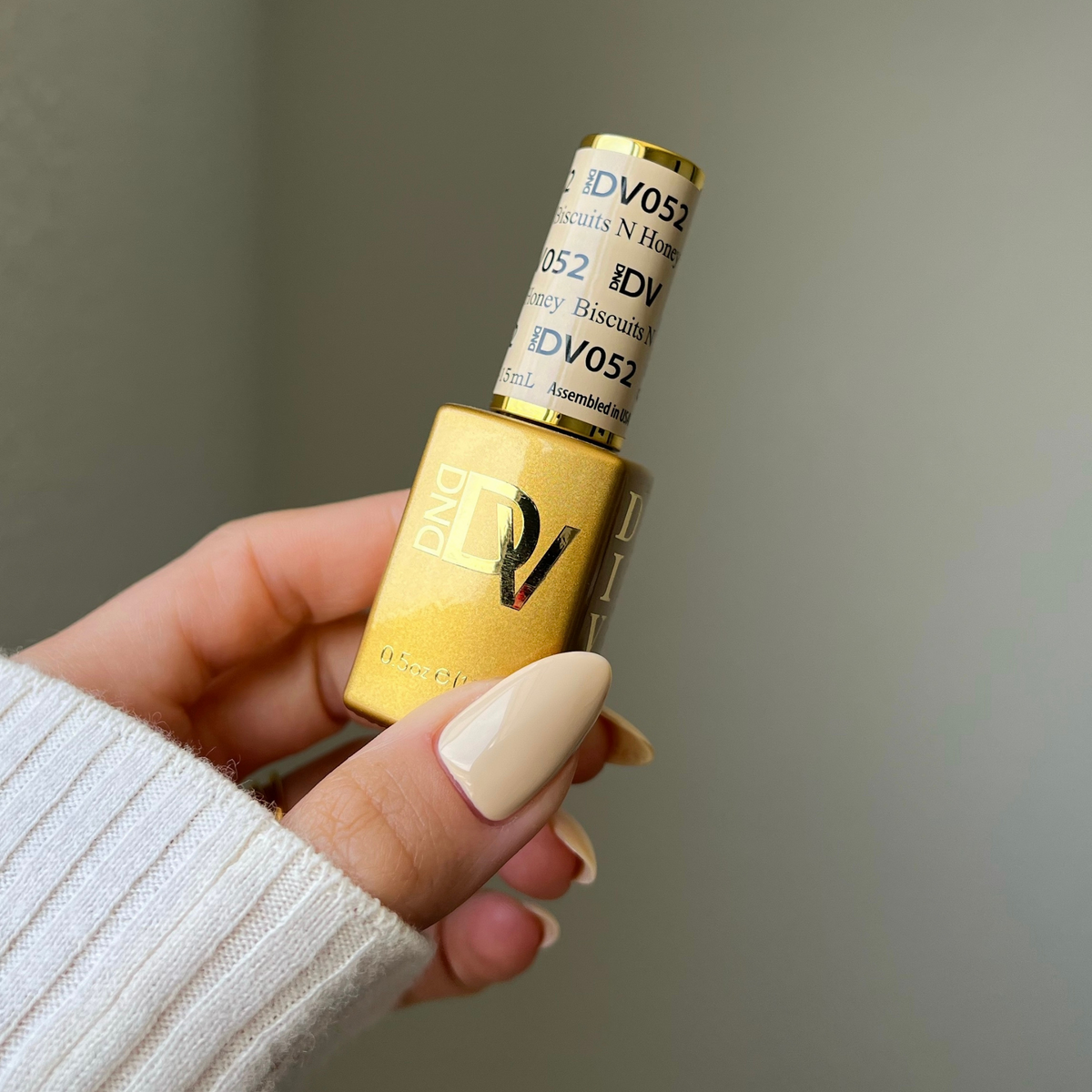 DIVA052 - Biscuits N’ Honey DIVA - GEL POLISH & MATCHING LACQUER