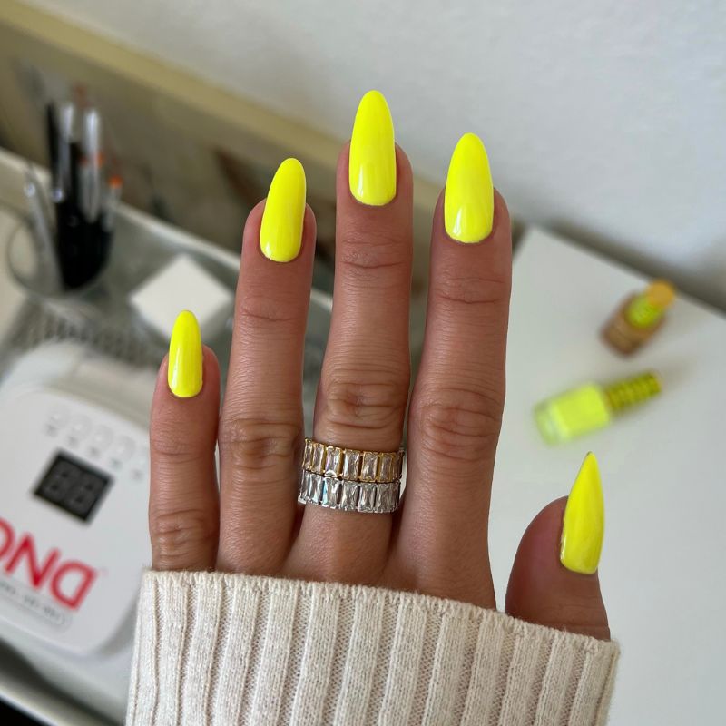 DIVA120 - Mellow Gemini DIVA - GEL POLISH & MATCHING LACQUER