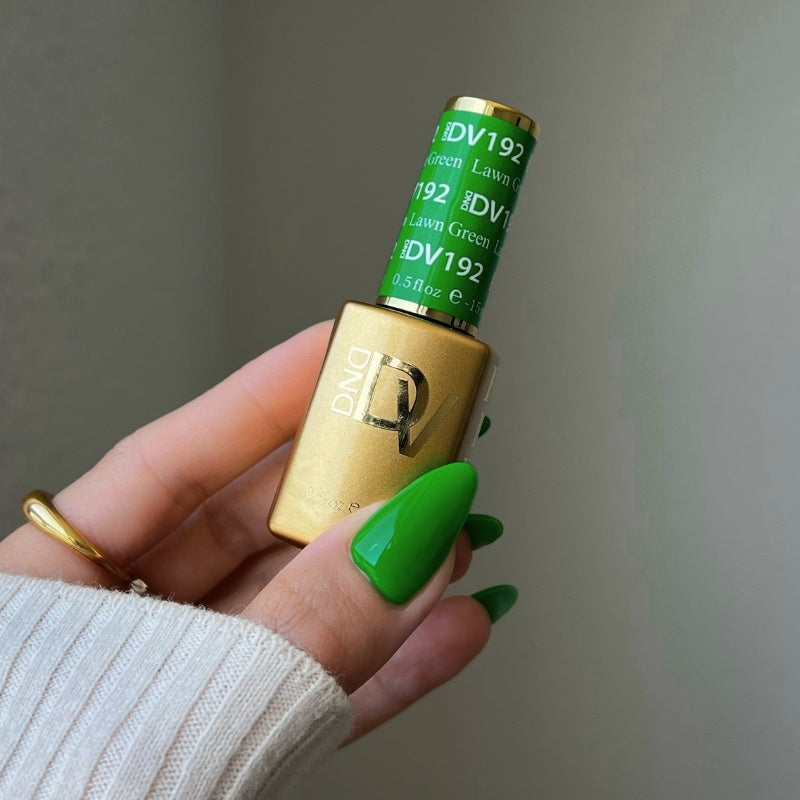 DIVA192 - Lawn Green DIVA - GEL POLISH & MATCHING LACQUER