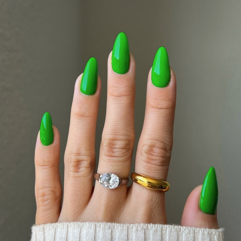 DIVA192 - Lawn Green DIVA - GEL POLISH & MATCHING LACQUER