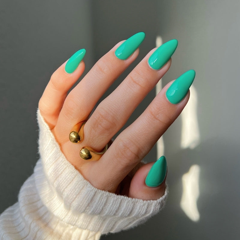 DIVA193 - Hot Girl Walks DIVA - GEL POLISH & MATCHING LACQUER